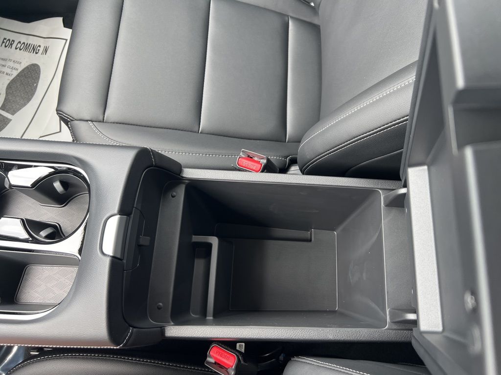 2025 Everest White Pearl Tricoat Nissan Murano SV FWD SUV