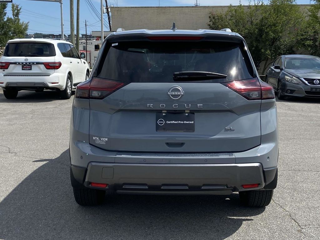 2024 Nissan Rogue SL photo 4