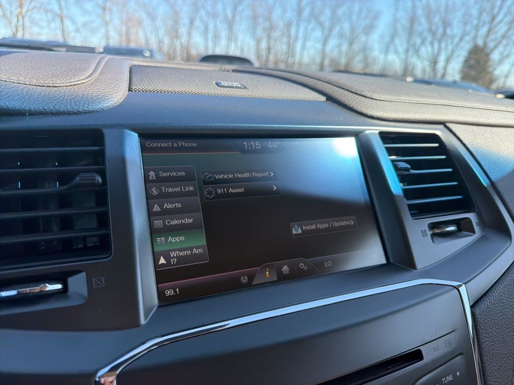 Thumbnail: 2015 Lincoln MKS - 30