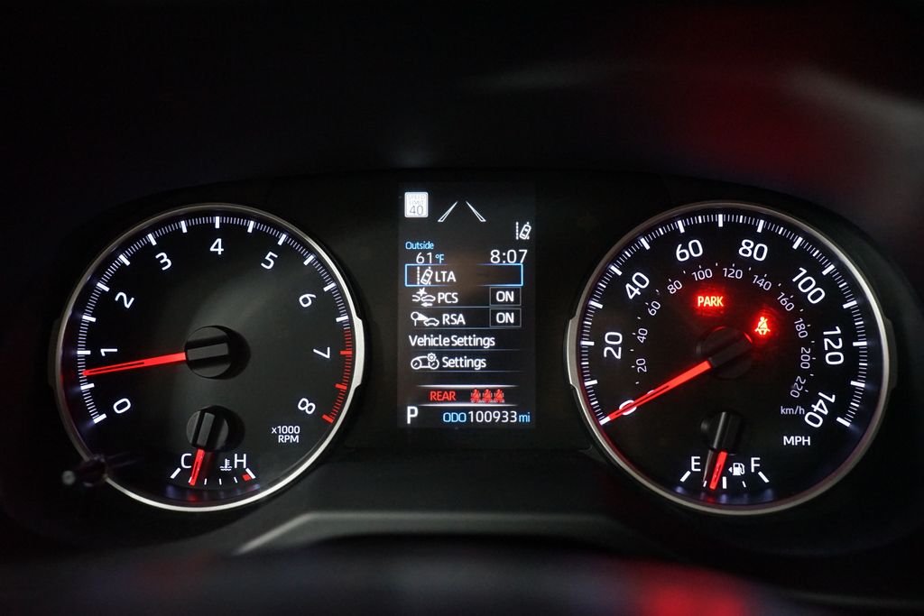 Thumbnail: 2021 Toyota RAV4 - 15