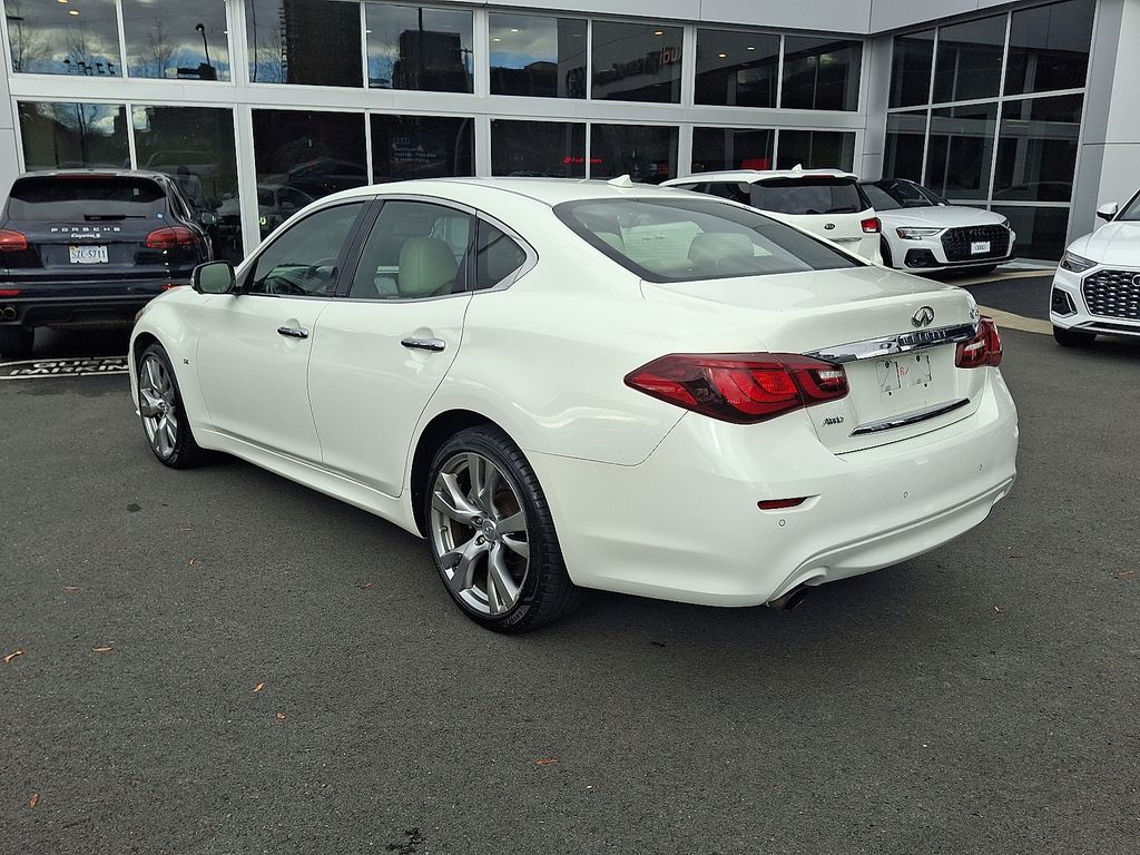 Thumbnail: 2015 INFINITI Q70 - 6