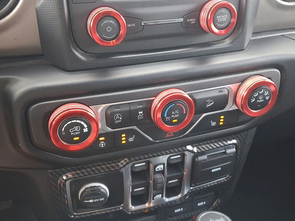 Thumbnail: 2020 Jeep Wrangler - 17