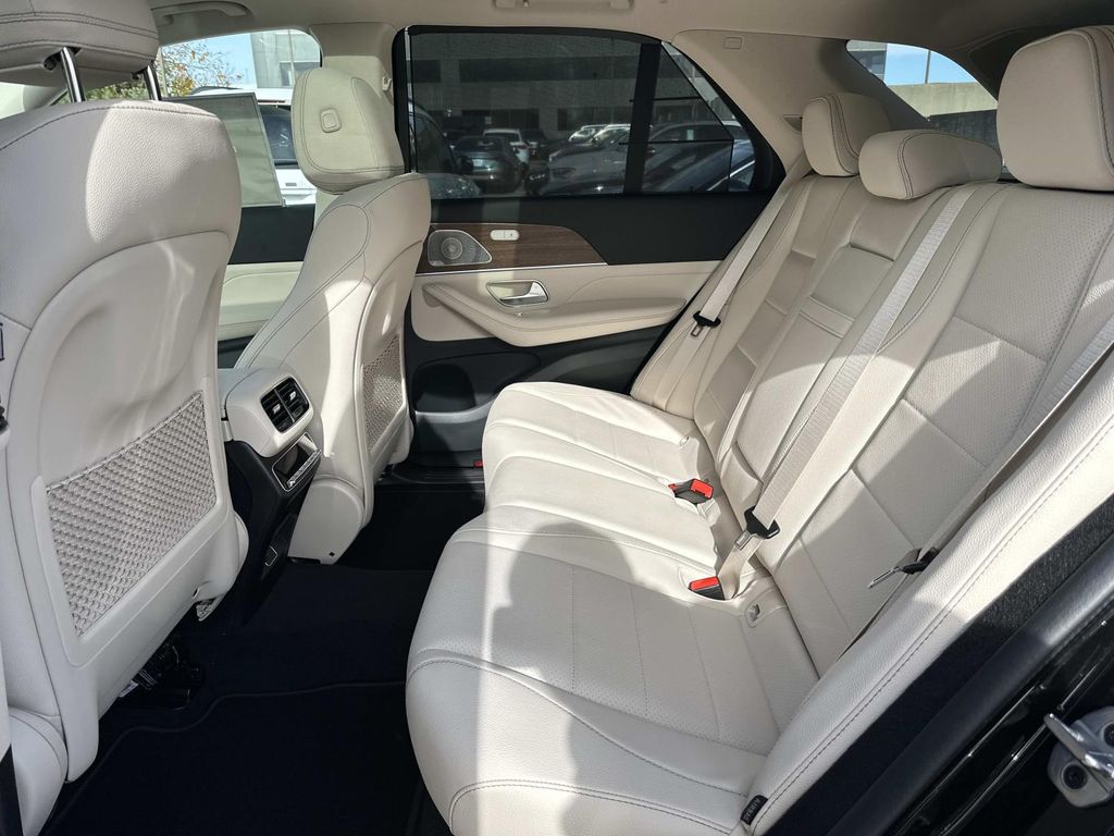 Thumbnail: 2026 Mercedes-Benz GLE - 20