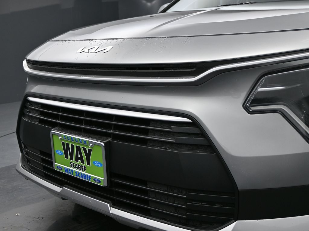 2023 Kia Niro LX