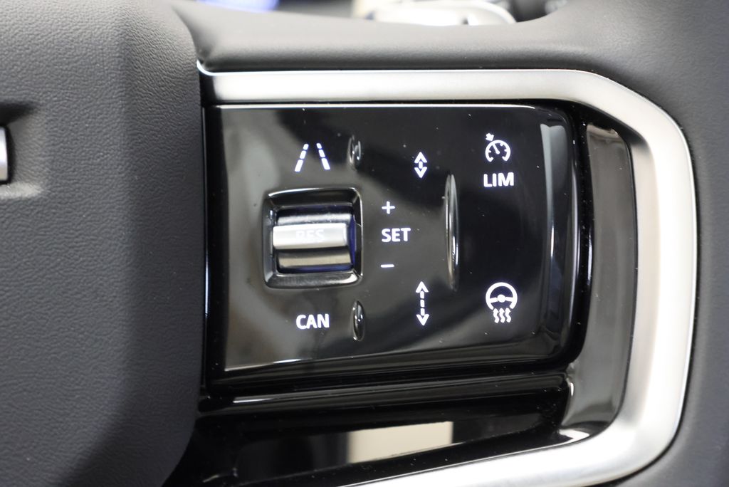 Thumbnail: 2025 Land Rover Discovery Sport - 19