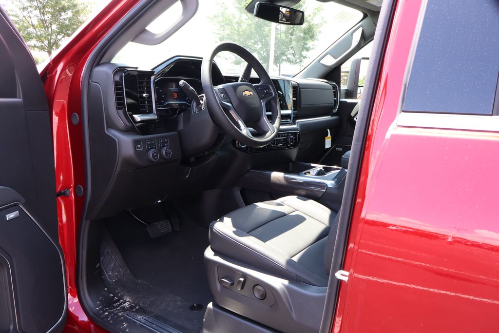 Thumbnail: 2025 Chevrolet Silverado 2500 - 13