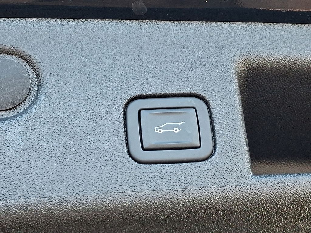 Thumbnail: 2023 Chevrolet Equinox - 30