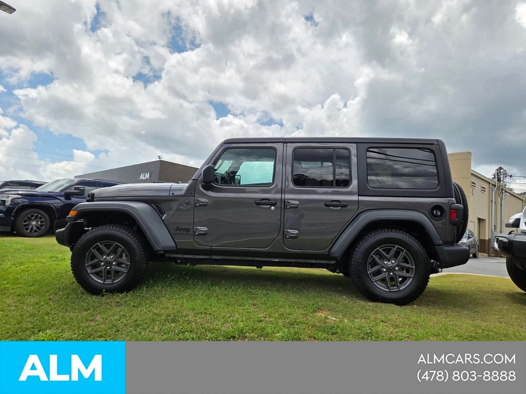 Used 2025 Gray Jeep Sport S image 3