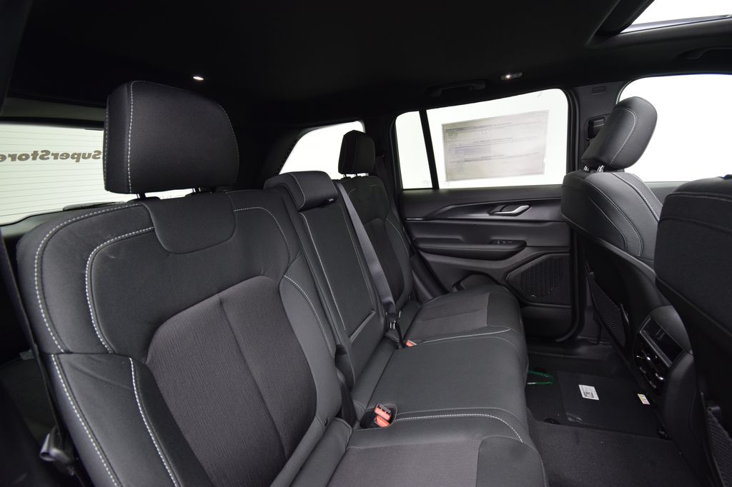 new 2026 Jeep Grand Cherokee car, priced at $37,883