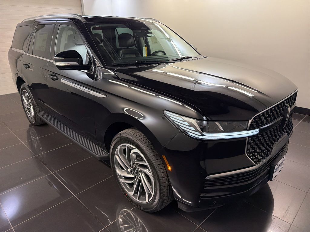 2026 Lincoln Navigator Premiere AWD's photo