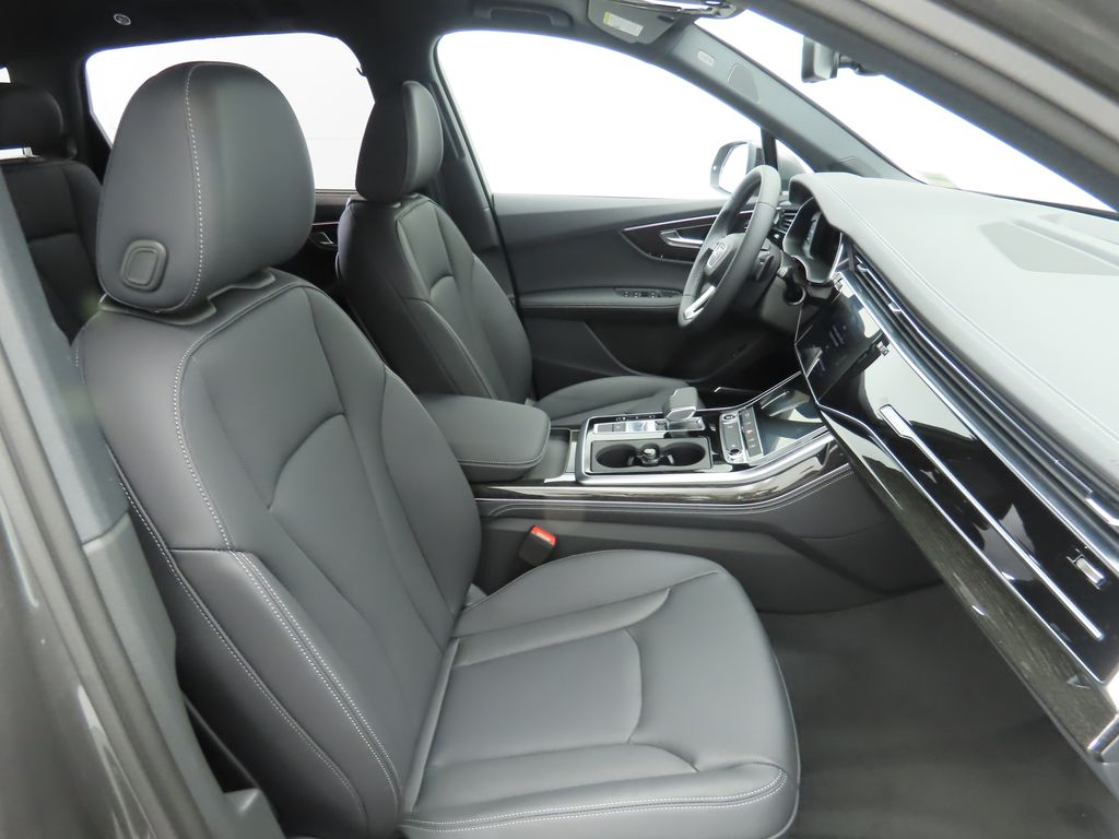 2025 Audi Q7  22