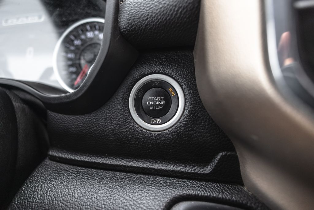 2019 Ram 1500 Laramie thumbnail 17