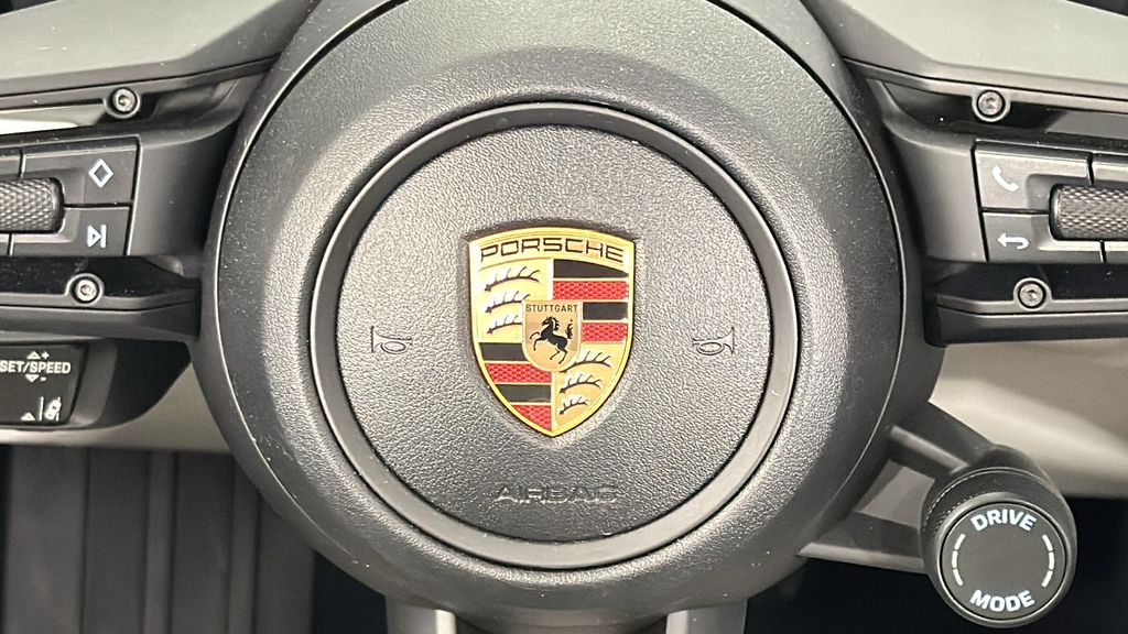 2024 Porsche Macan T 19