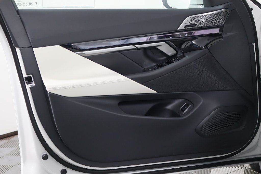 Thumbnail: 2027 BMW 5 Series - 7