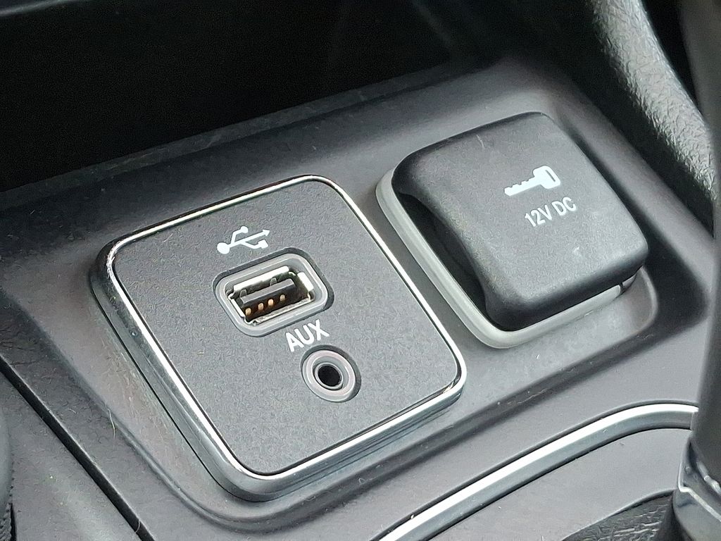 2019 Jeep Cherokee Latitude 25