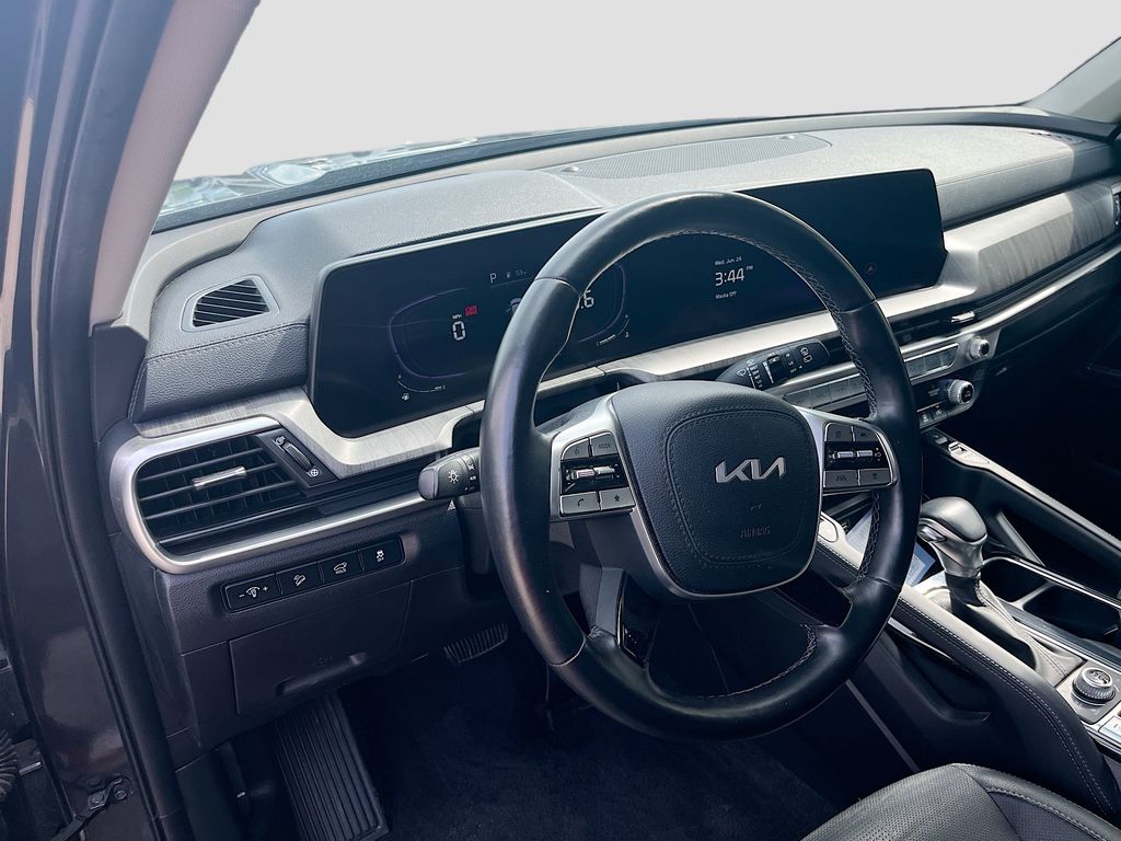 Used 2023 Gray Kia EX image 9