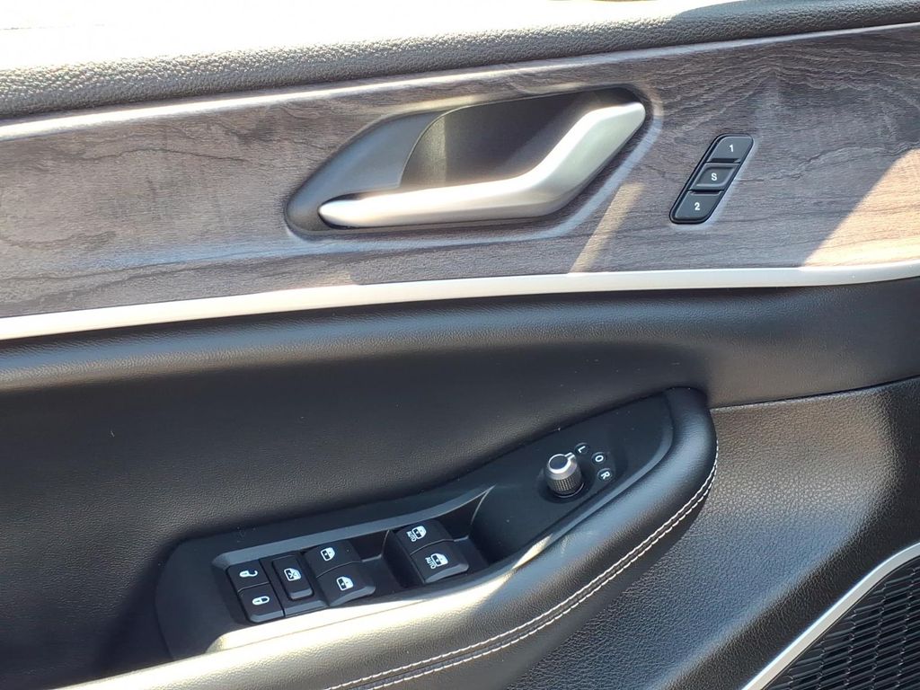 used 2023 Jeep Grand Cherokee car, priced at $26,900