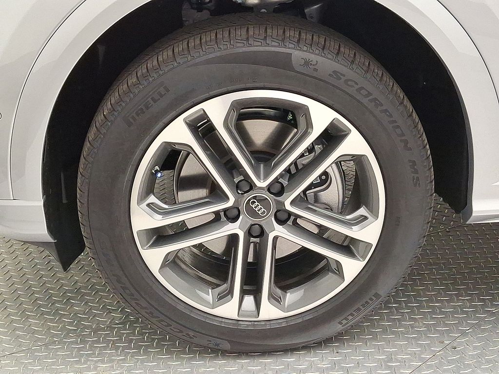 Thumbnail: 2025 Audi Q5 - 5