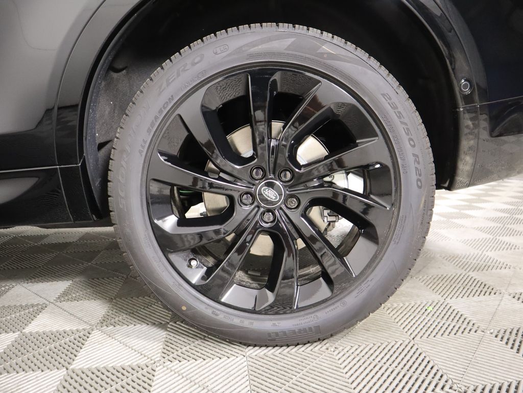 Thumbnail: 2025 Land Rover Discovery Sport - 31