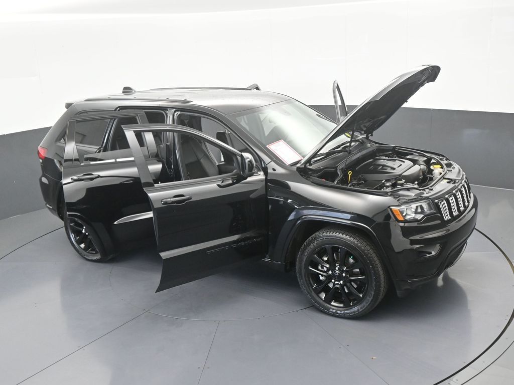 Used 2021 Diamond Black Crystal Pearlcoat Jeep Laredo X image 65