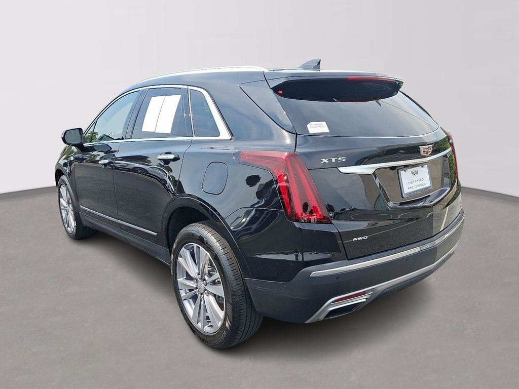 Thumbnail: 2024 Cadillac XT5 - 4