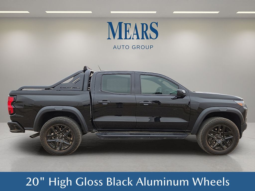 View vehicle photo 7