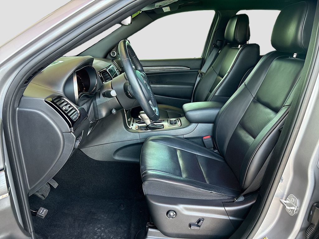 Thumbnail: 2020 Jeep Grand Cherokee - 19