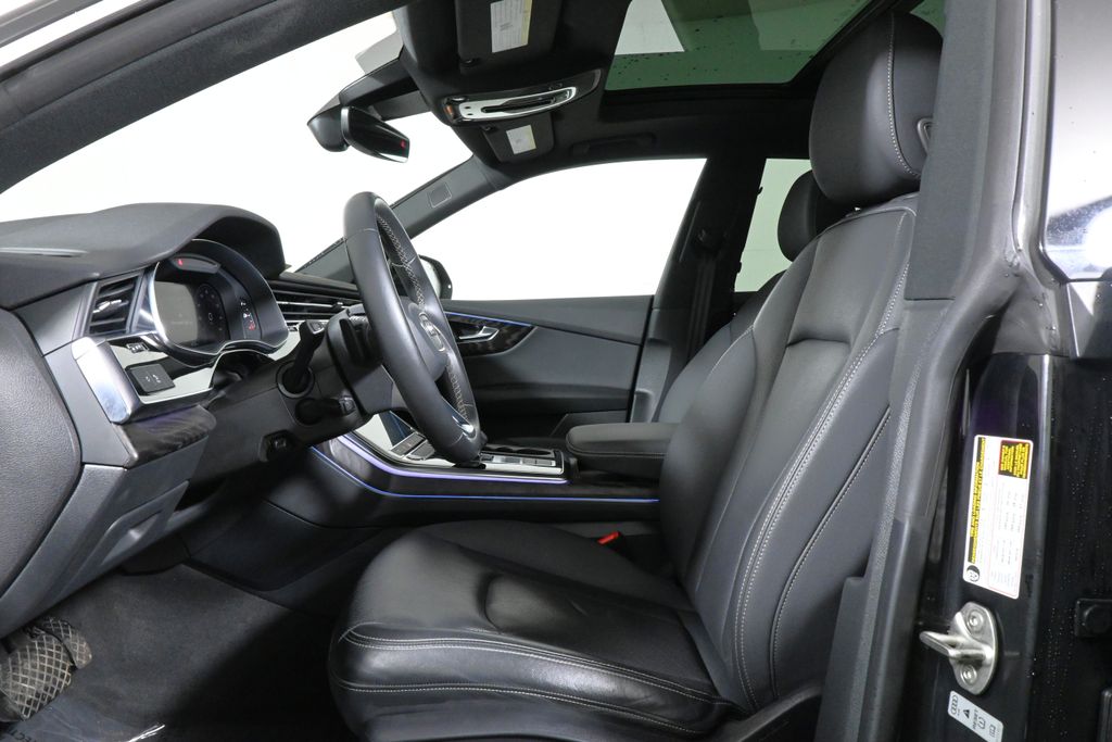 Thumbnail: 2021 Audi Q8 - 3