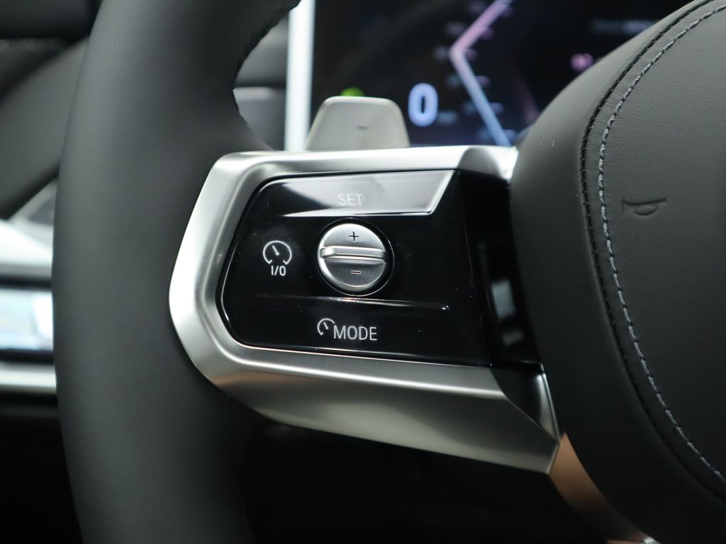 Thumbnail: 2025 BMW 7 Series - 11