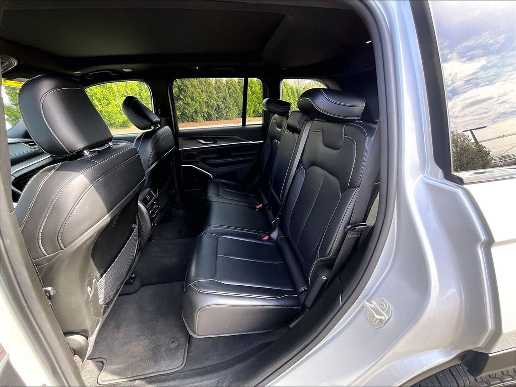 2024 Jeep Grand Cherokee — photo 15