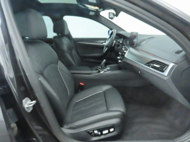 Thumbnail: 2023 BMW 5 Series - 20