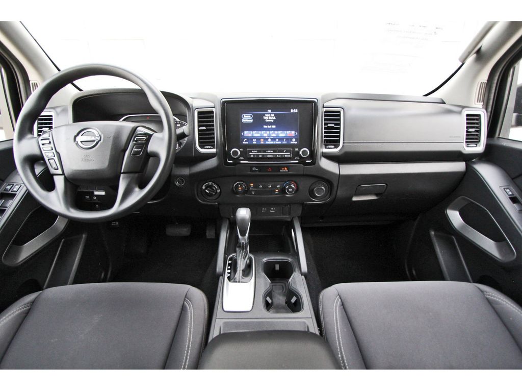 2024 Nissan Frontier SV - 8
