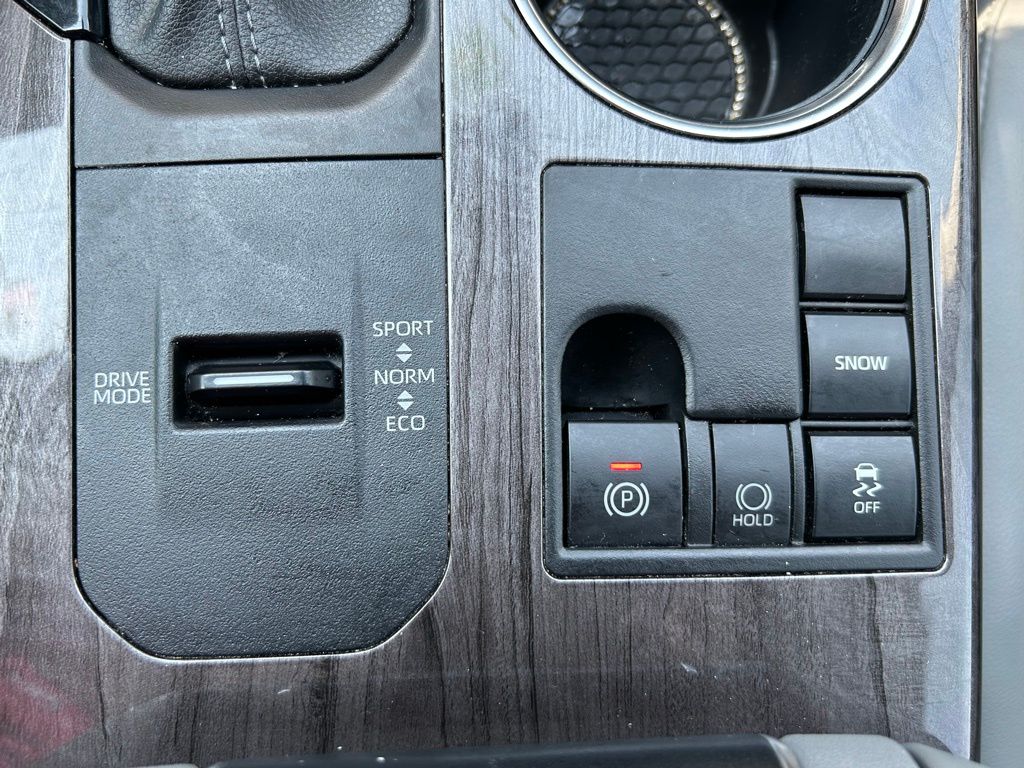2023 Toyota Highlander L 30