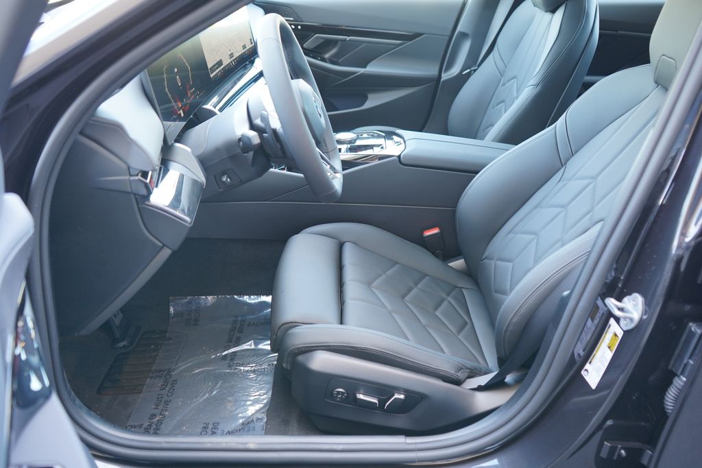 Thumbnail: 2026 BMW 5 Series - 11