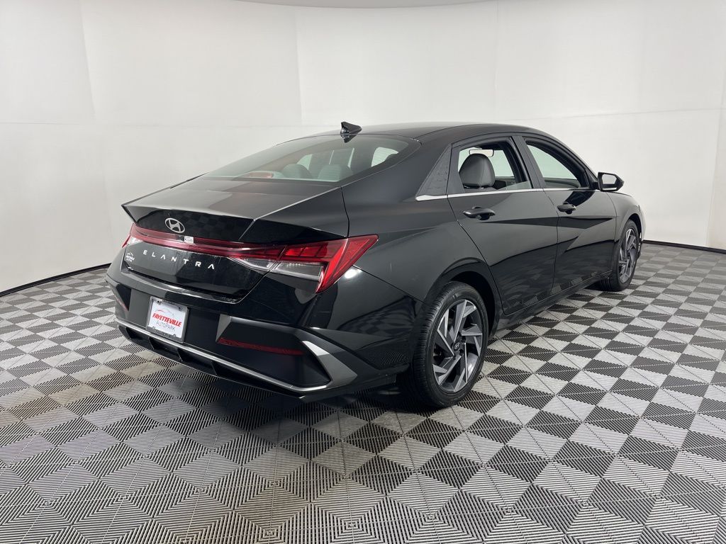 Thumbnail: 2025 Hyundai Elantra - 14