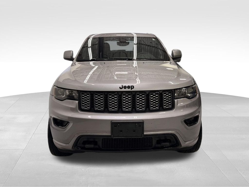 Thumbnail: 2018 Jeep Grand Cherokee - 8
