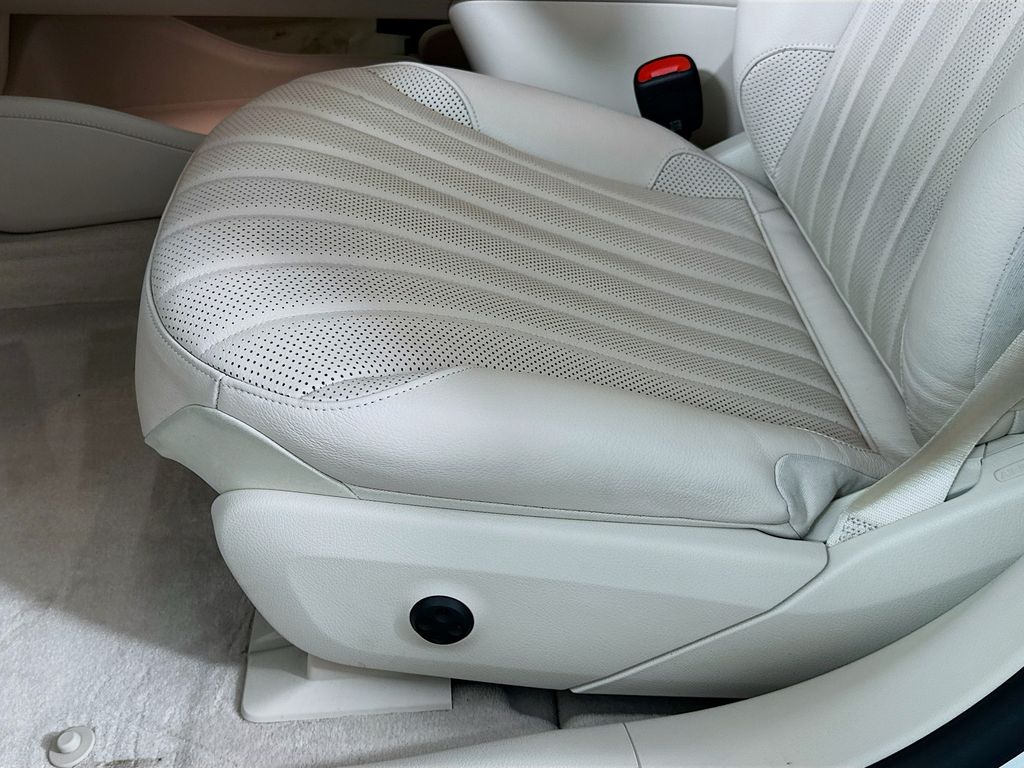 Thumbnail: 2022 Mercedes-Benz EQS - 20