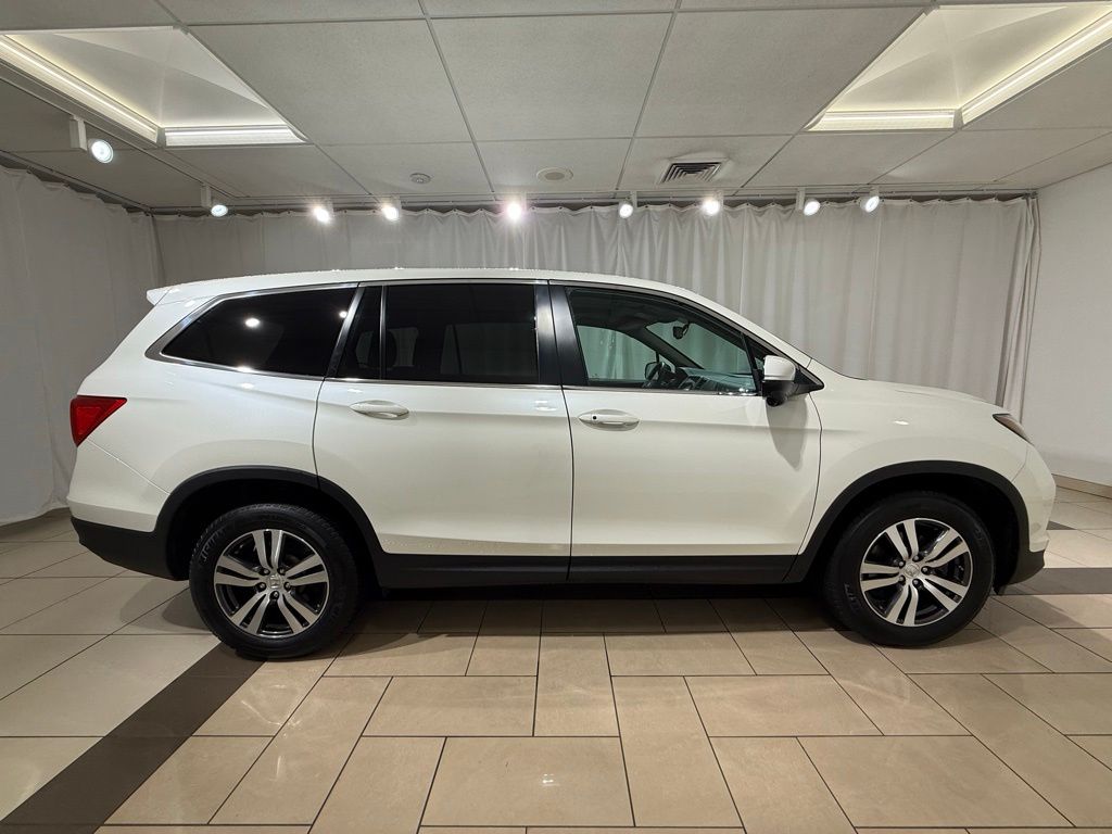 Thumbnail: 2017 Honda Pilot - 6
