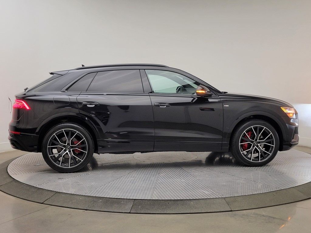 Thumbnail: 2023 Audi Q8 - 6