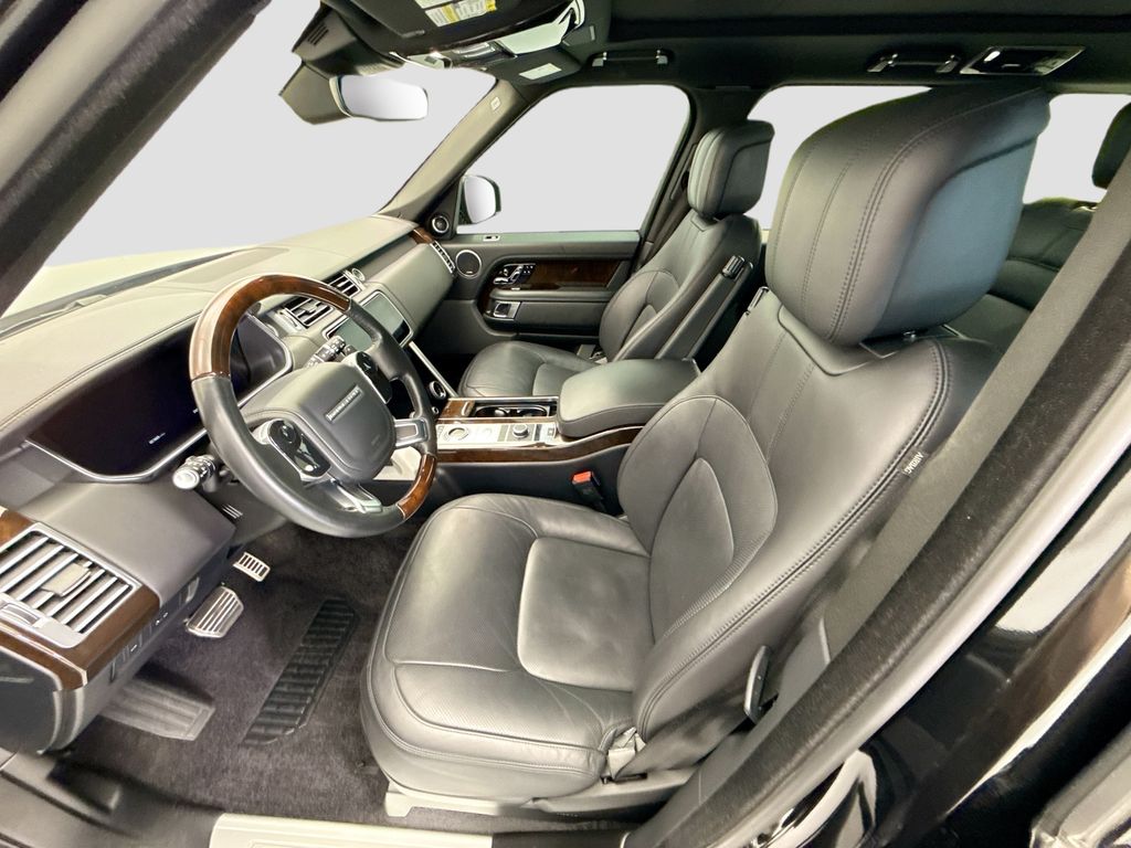Thumbnail: 2022 Land Rover Range Rover - 18