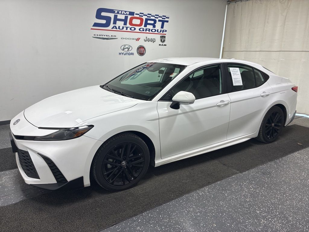 2025 Toyota Camry SE FWD