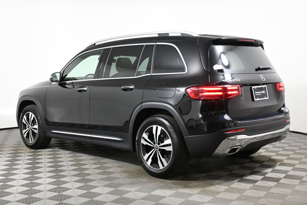 2025 Mercedes-Benz GLB 250 5