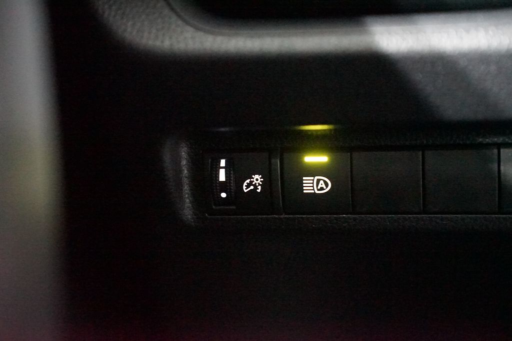 Thumbnail: 2025 Toyota RAV4 - 24