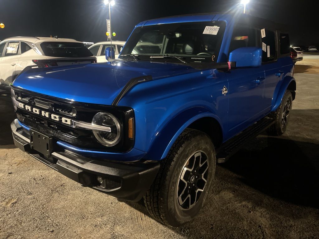 2024 Ford Bronco 4-Door Outer Banks's photo