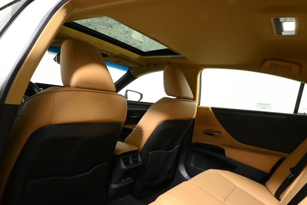 Thumbnail: 2025 Lexus ES - 31
