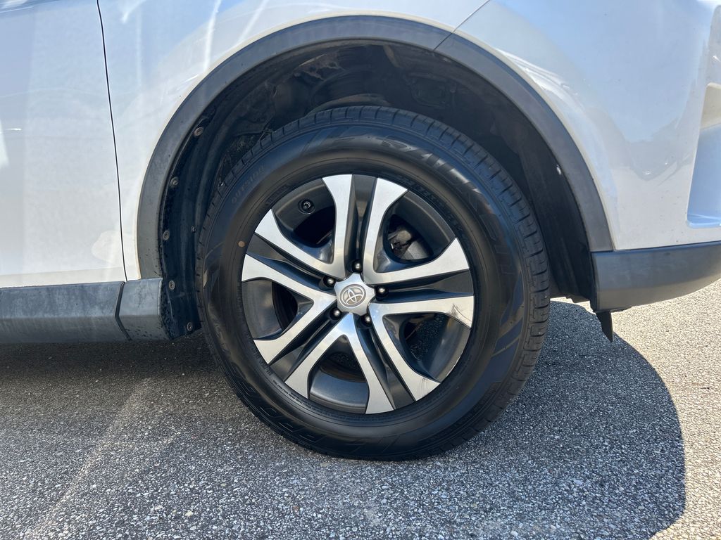 2016 White Toyota RAV4 LE FWD SUV