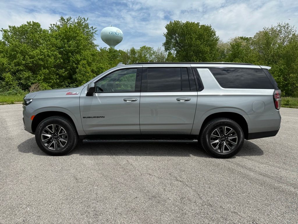 2023 Chevrolet Suburban Z71 - Photo 27