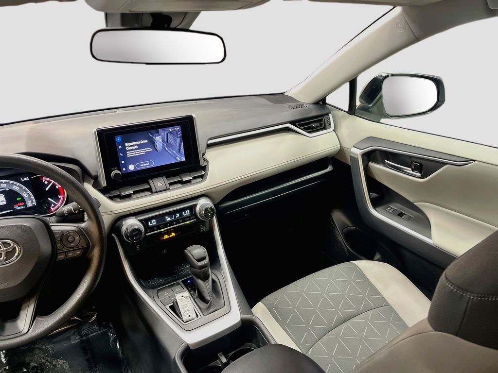 Used 2025 Silver Sky Metallic Toyota XLE image 22