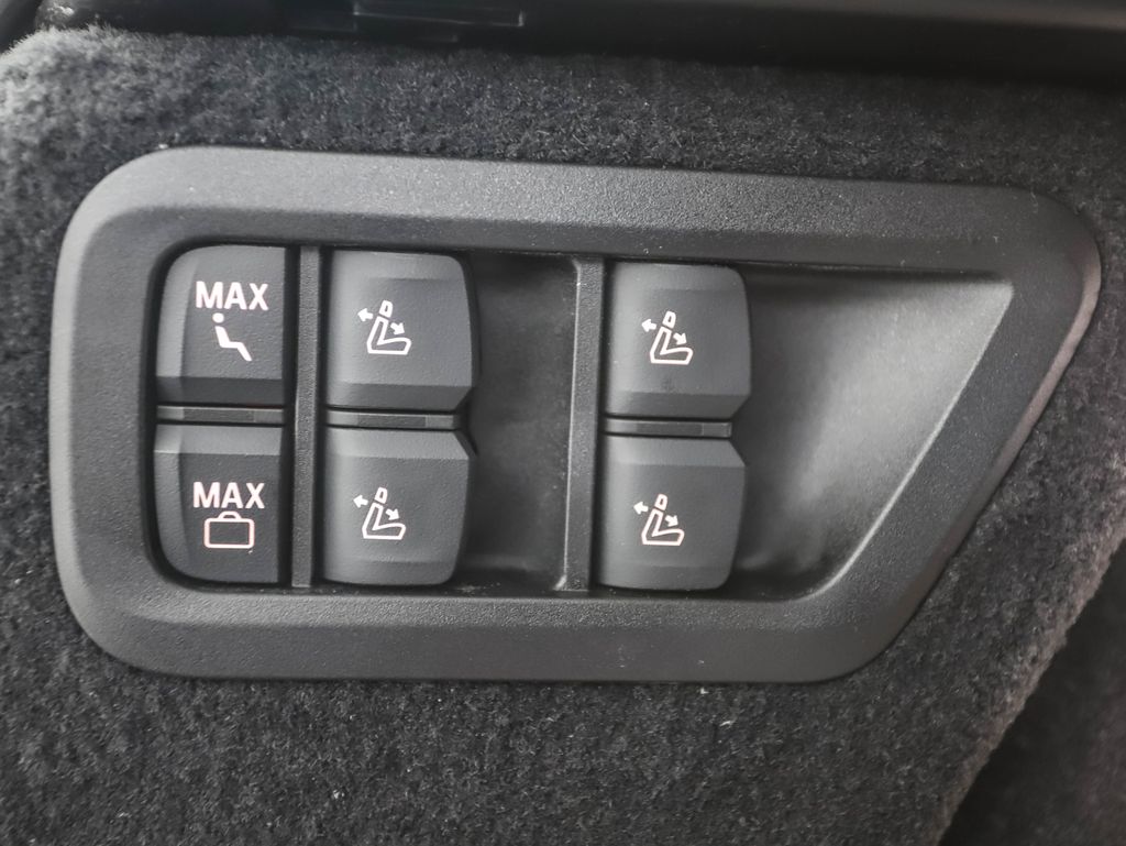 Thumbnail: 2026 BMW X7 - 28