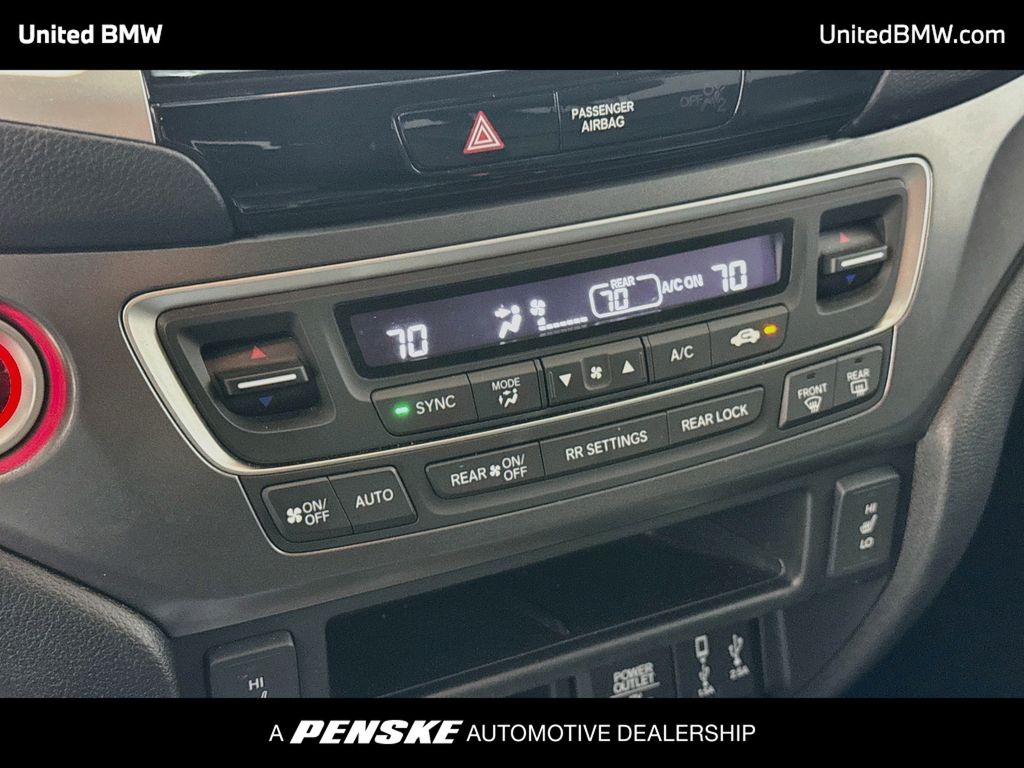 Thumbnail: 2018 Honda Pilot - 10